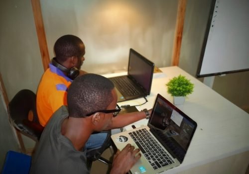 c184d8db-b93b-4c29-bc89-0866b95cb3f1